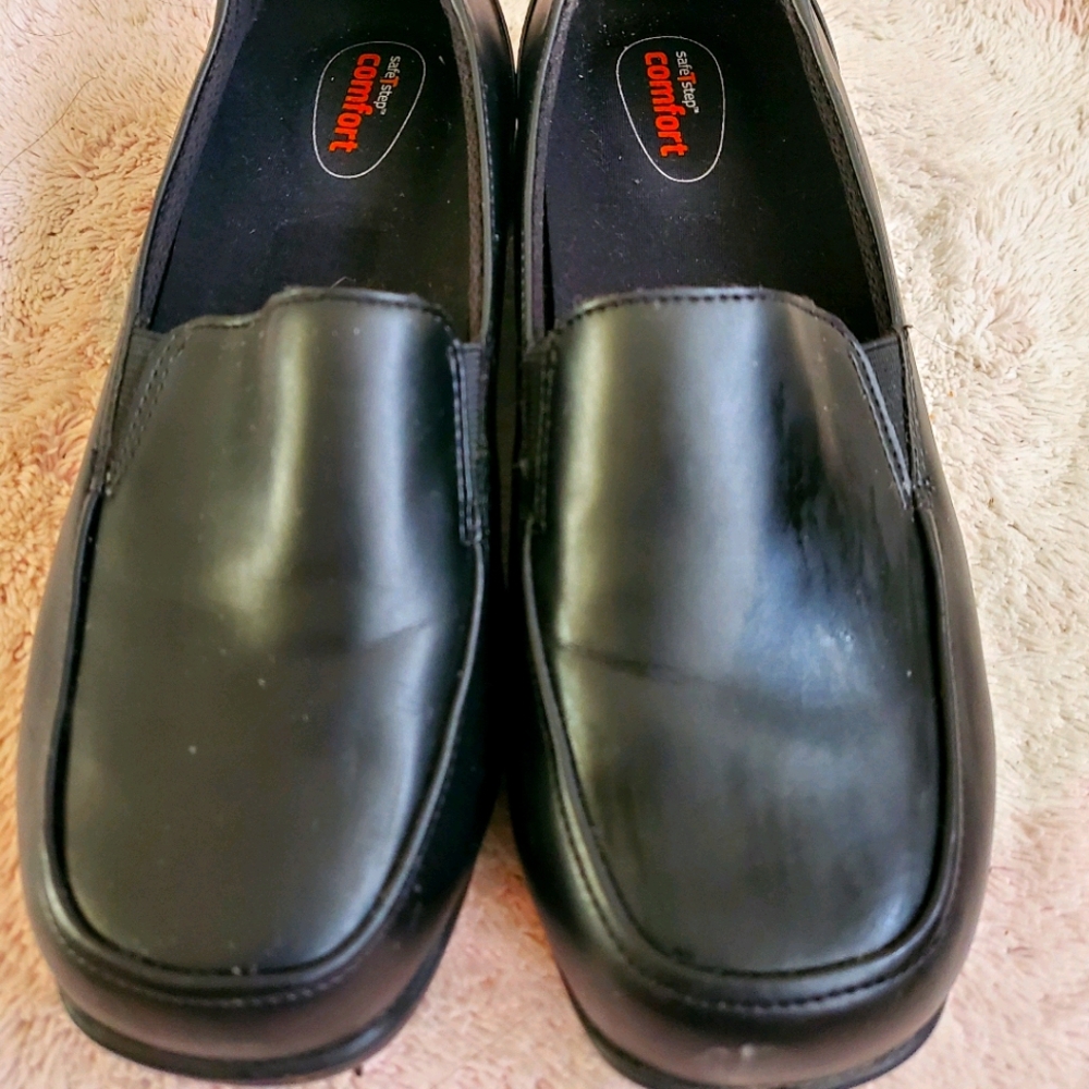 Safe T Step slip resistant shoes